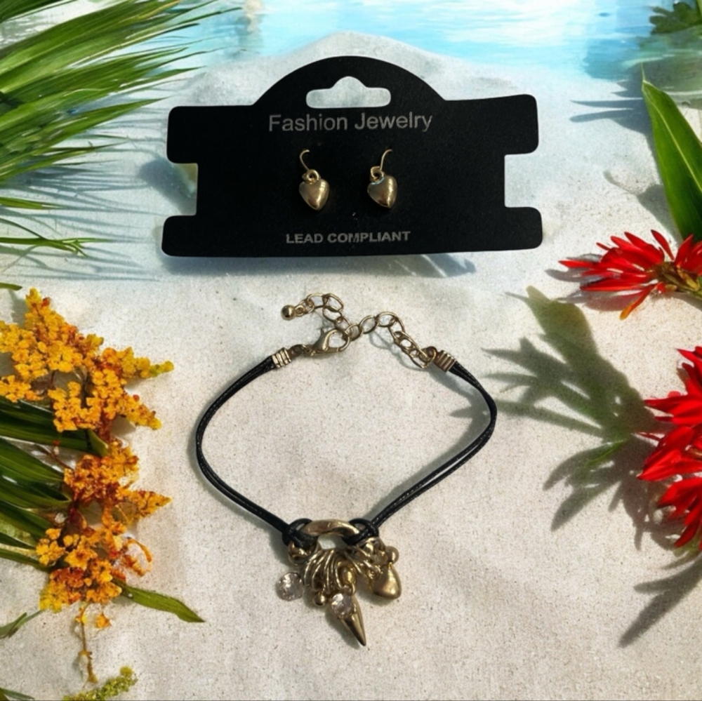 🥳 7/$10 CLEARANCE PRICE❣️ Heart Stud Earrings & Cord Bracelet Set